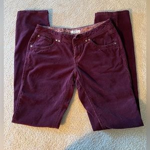 So-Wear it Declare it- Size 5- Used but good condition